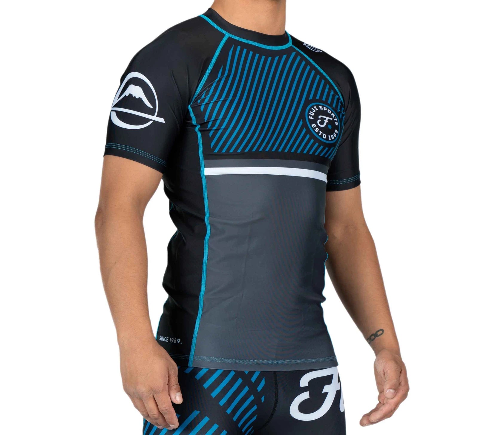 Fuji Blue Script Short Sleeve BJJ Rash Guard fron right view
