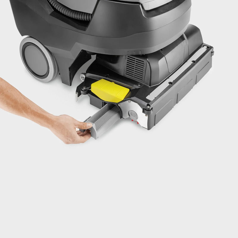 Karcher Scrubber Drier BR 45/22 C Bp Pack Li for gym and sports flooring, view 2