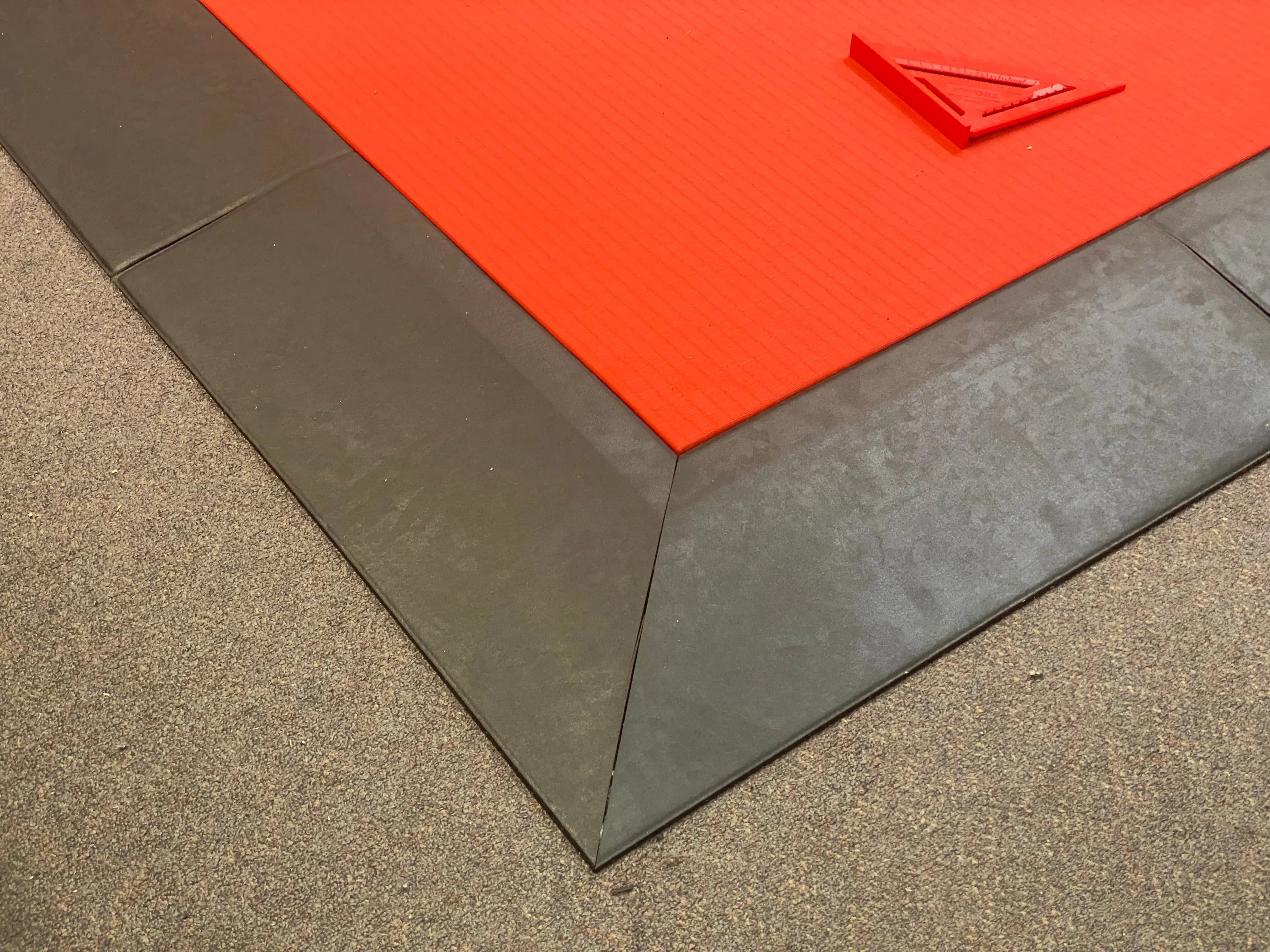 Legend 40mm Gym Tile Ramp 90 degree corner